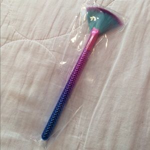 Royal & Langnickel Prismatic Ombre Fan Brush